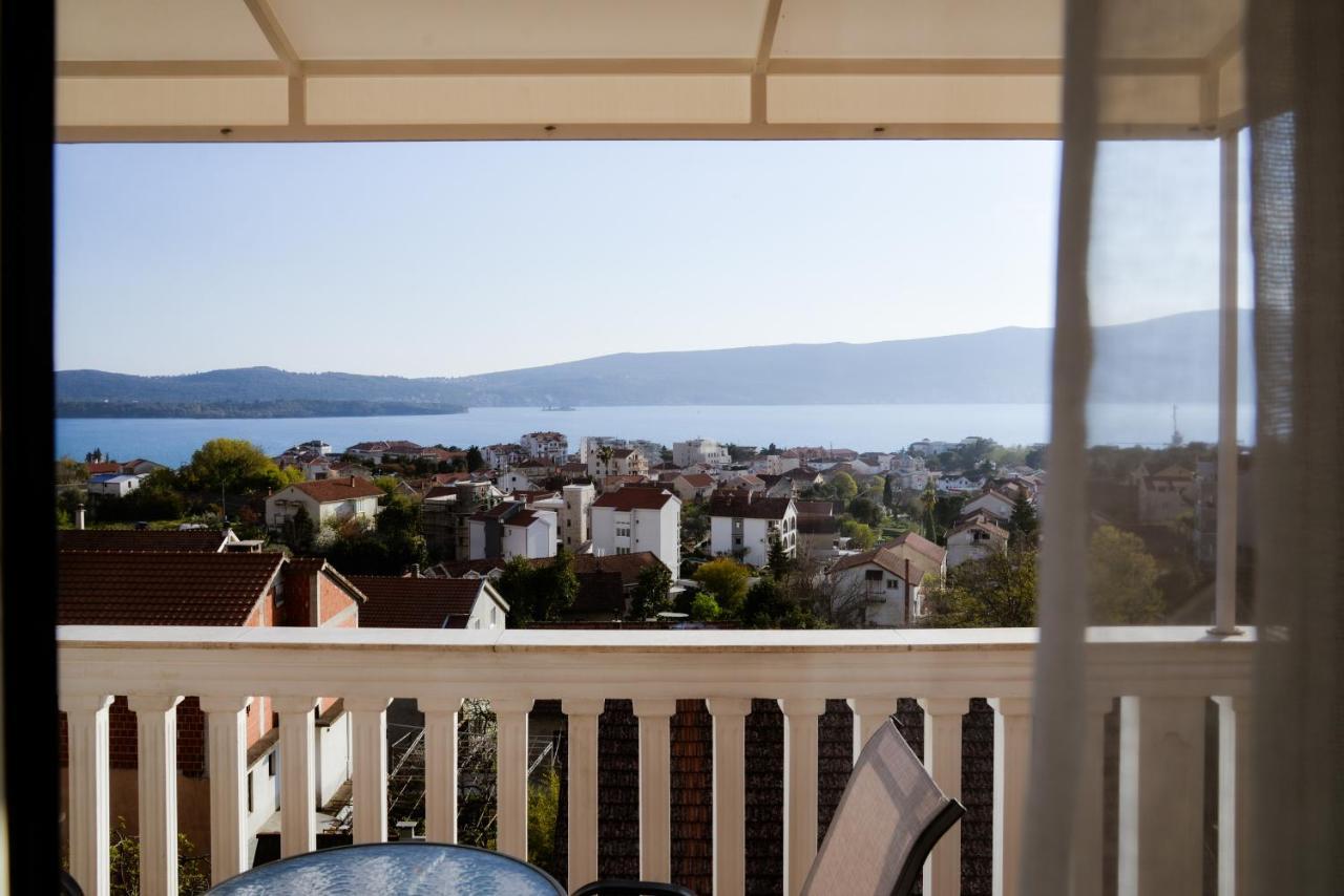 Iker Apartments Tivat Exterior photo